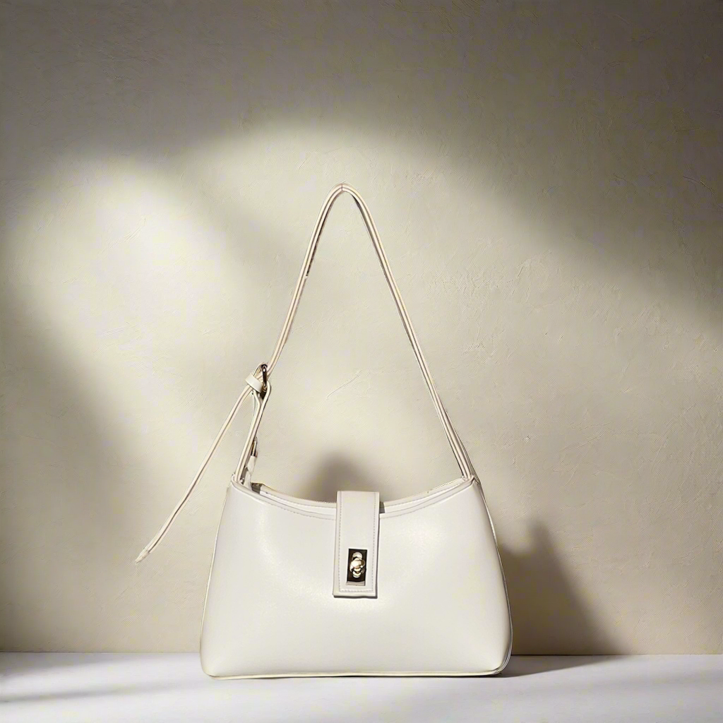 Casual Chic Saddle Bag “White”