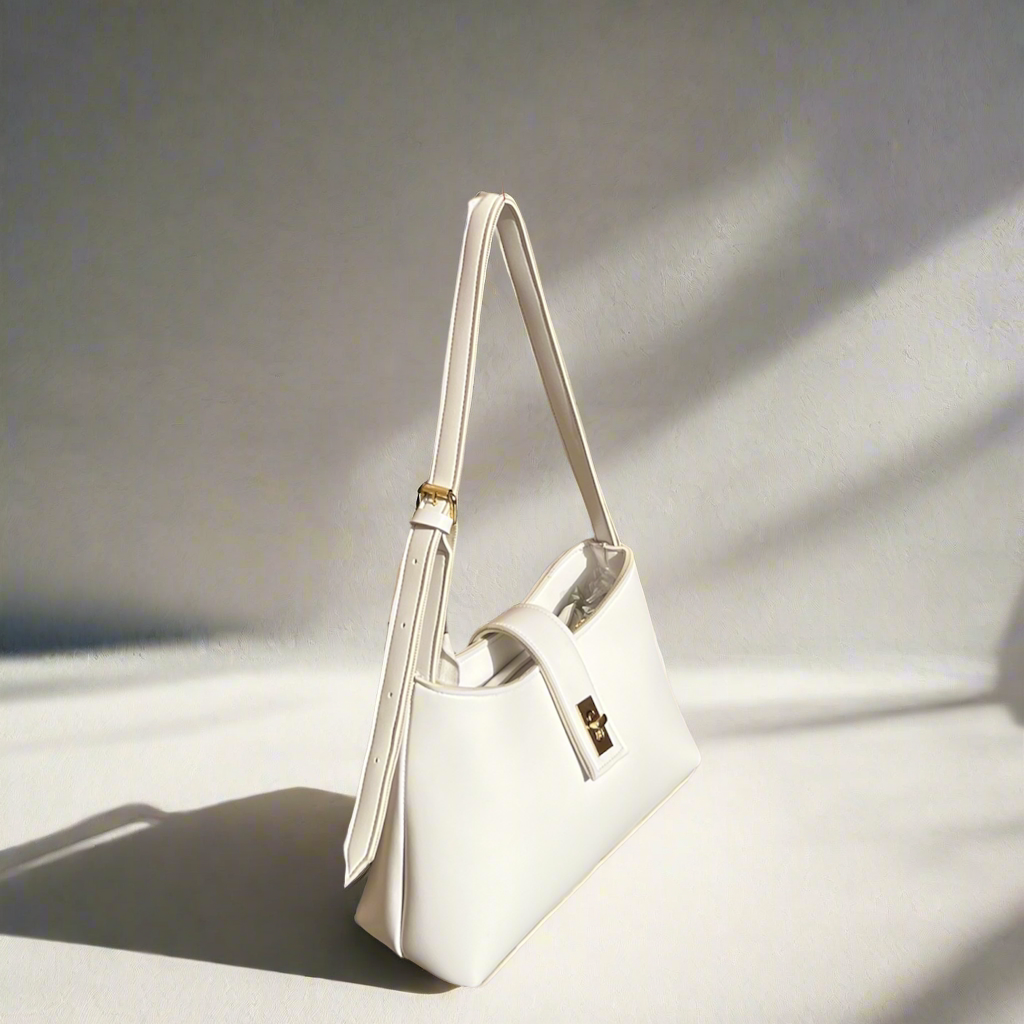 Casual Chic Saddle Bag “White”