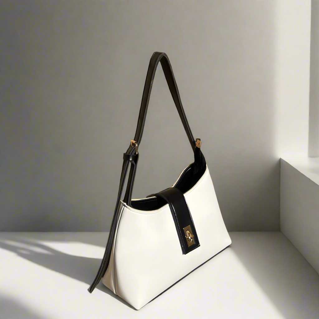 Casual Chic Saddle Bag “White Black”