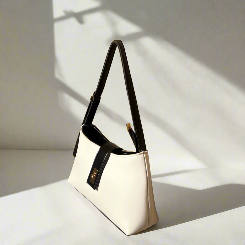 Casual Chic Saddle Bag “White Black”