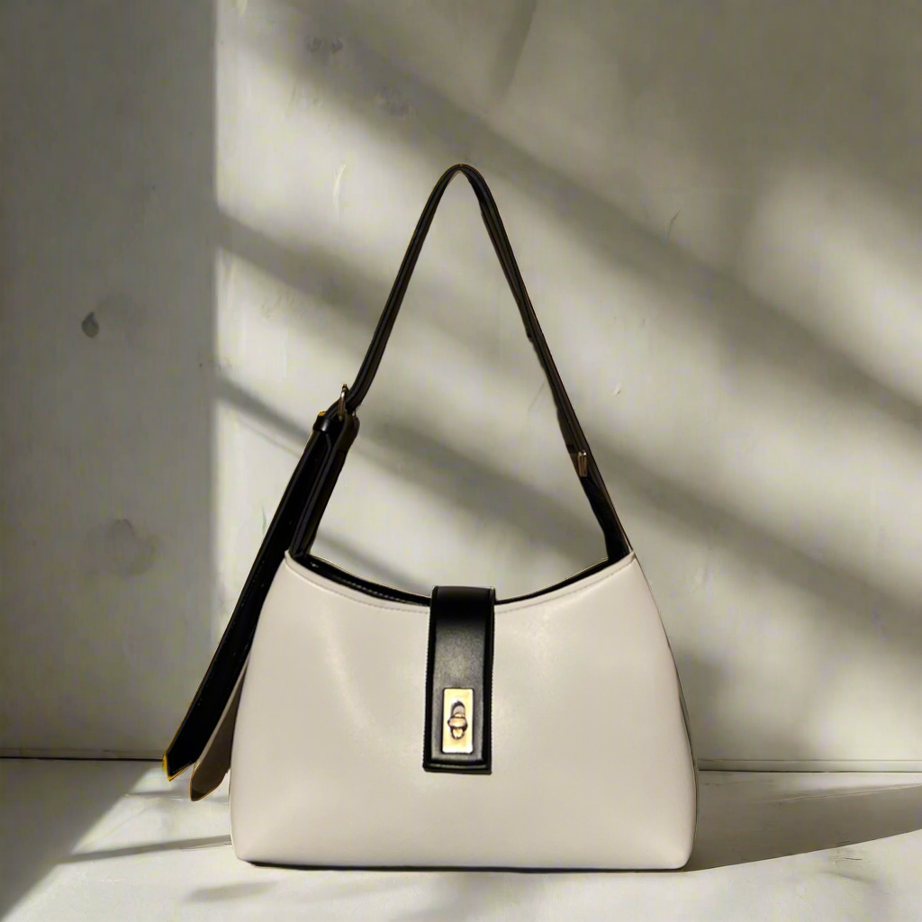Casual Chic Saddle Bag “White Black”