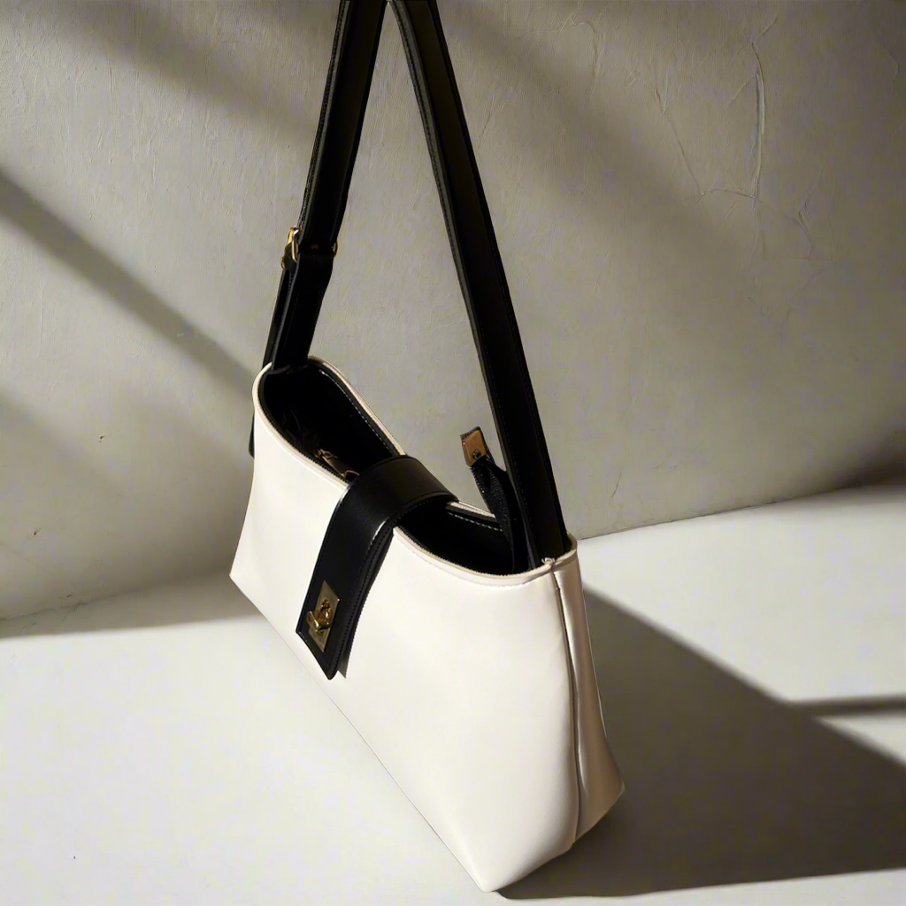 Casual Chic Saddle Bag “White Black”