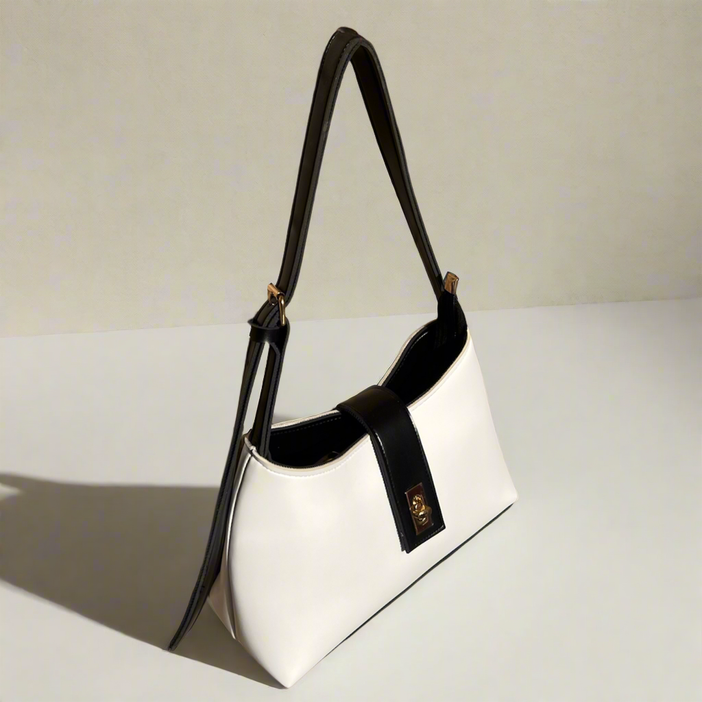 Casual Chic Saddle Bag “White Black”