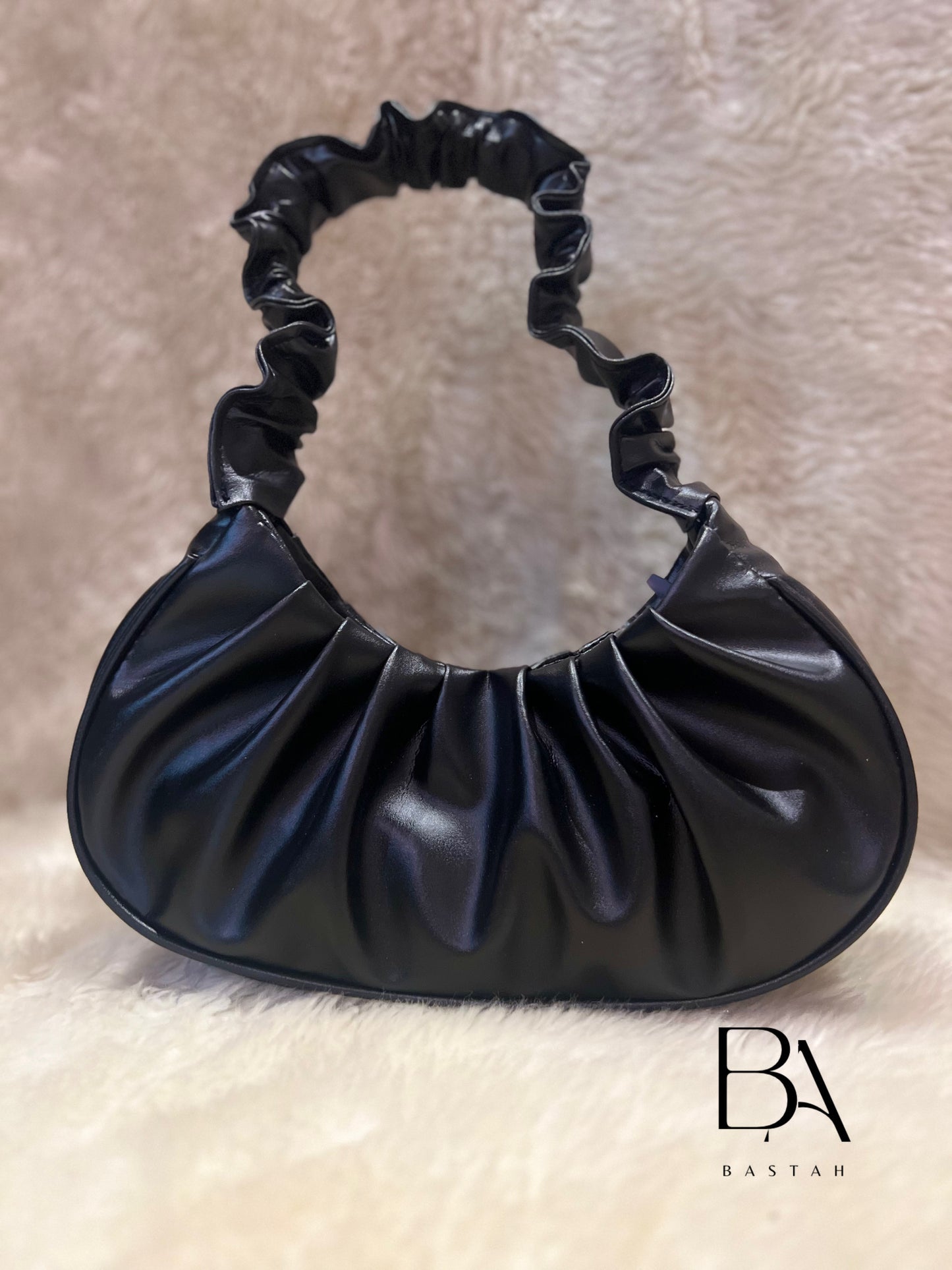 LUNARUFFLE BAG BLACK COLOR