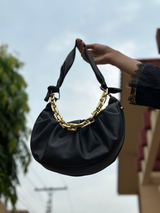 Ruffled Chain Bag “Black”