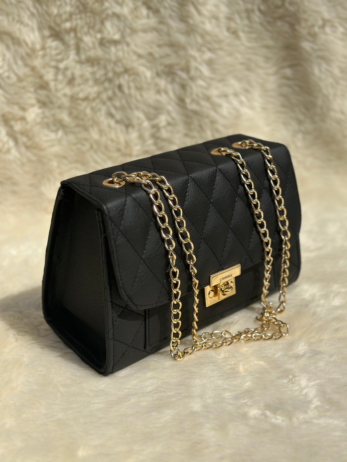 Cross-Body Bag with Golden Chain “Black”