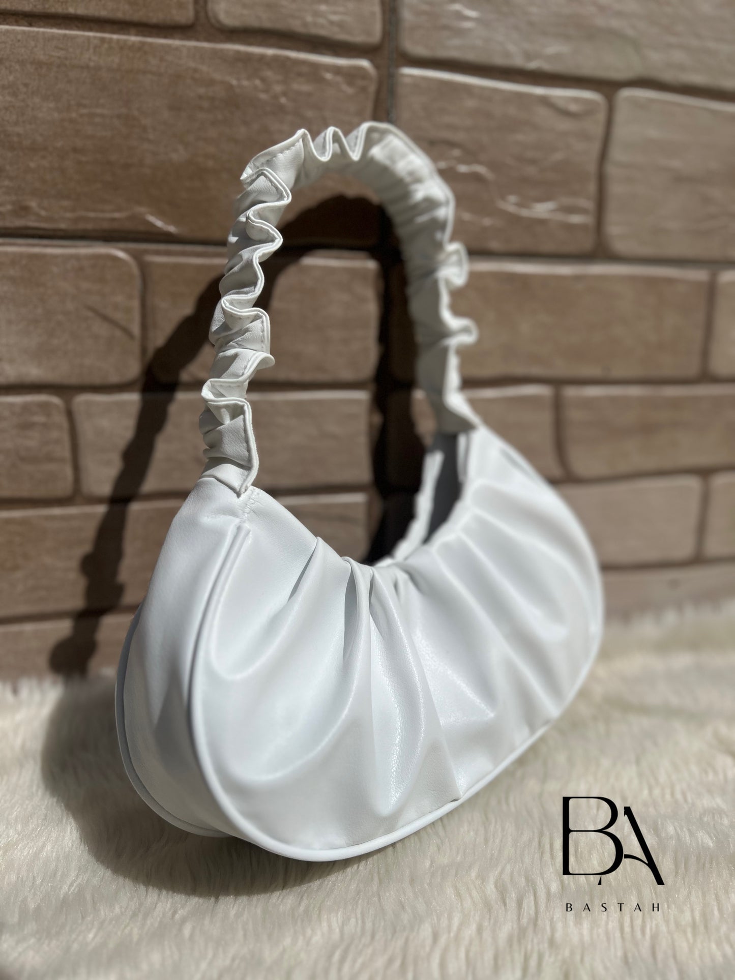 LUNARUFFLED BAG WHITE COLOR