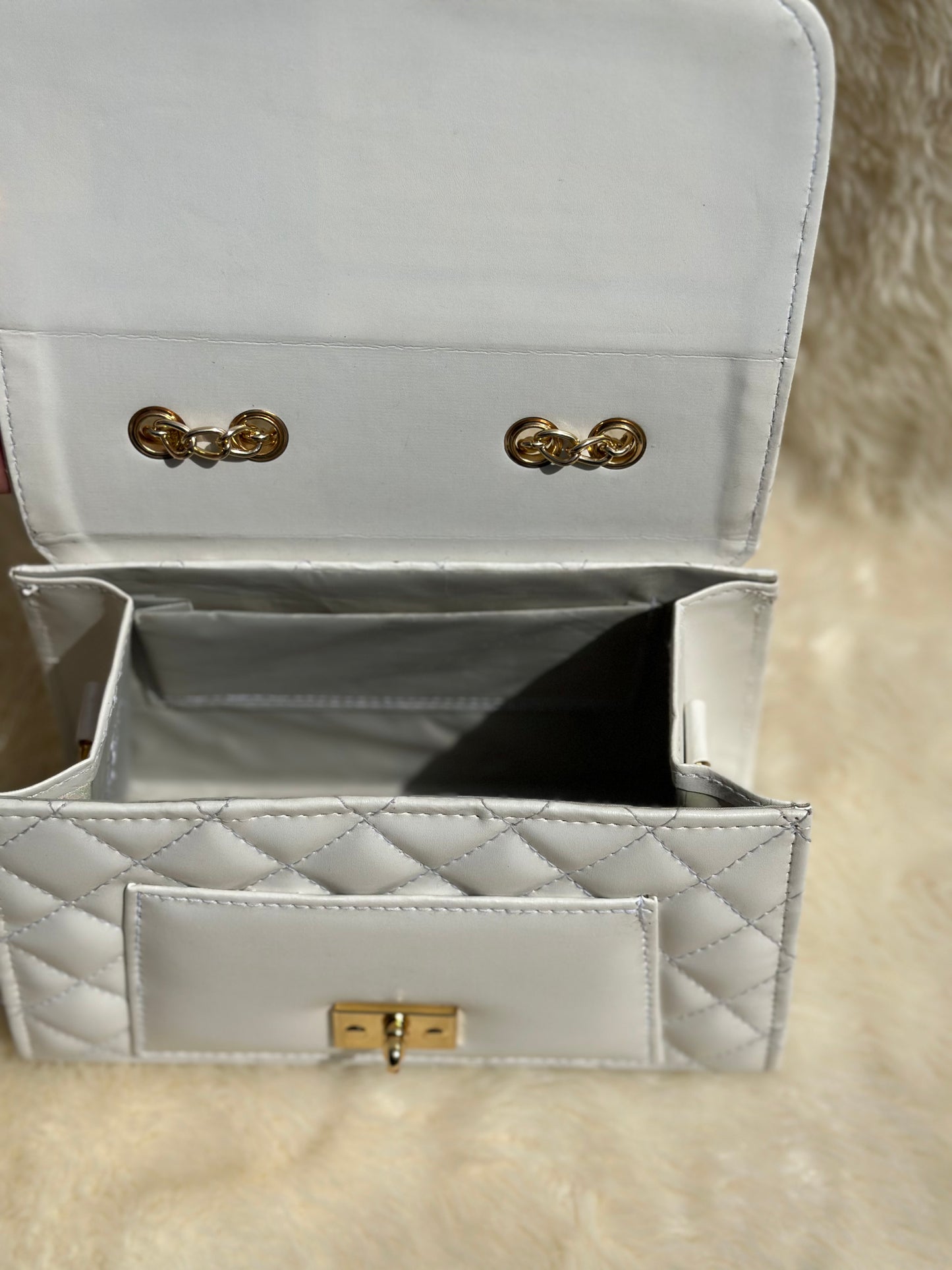 Cross-Body Bag with Golden Chain “Pure White”